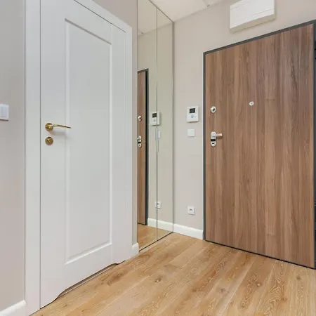 Wola Beautiful Pet-friendly By Renters * Warszawa