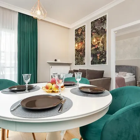 Wola Beautiful Pet-friendly By Renters * Warszawa
